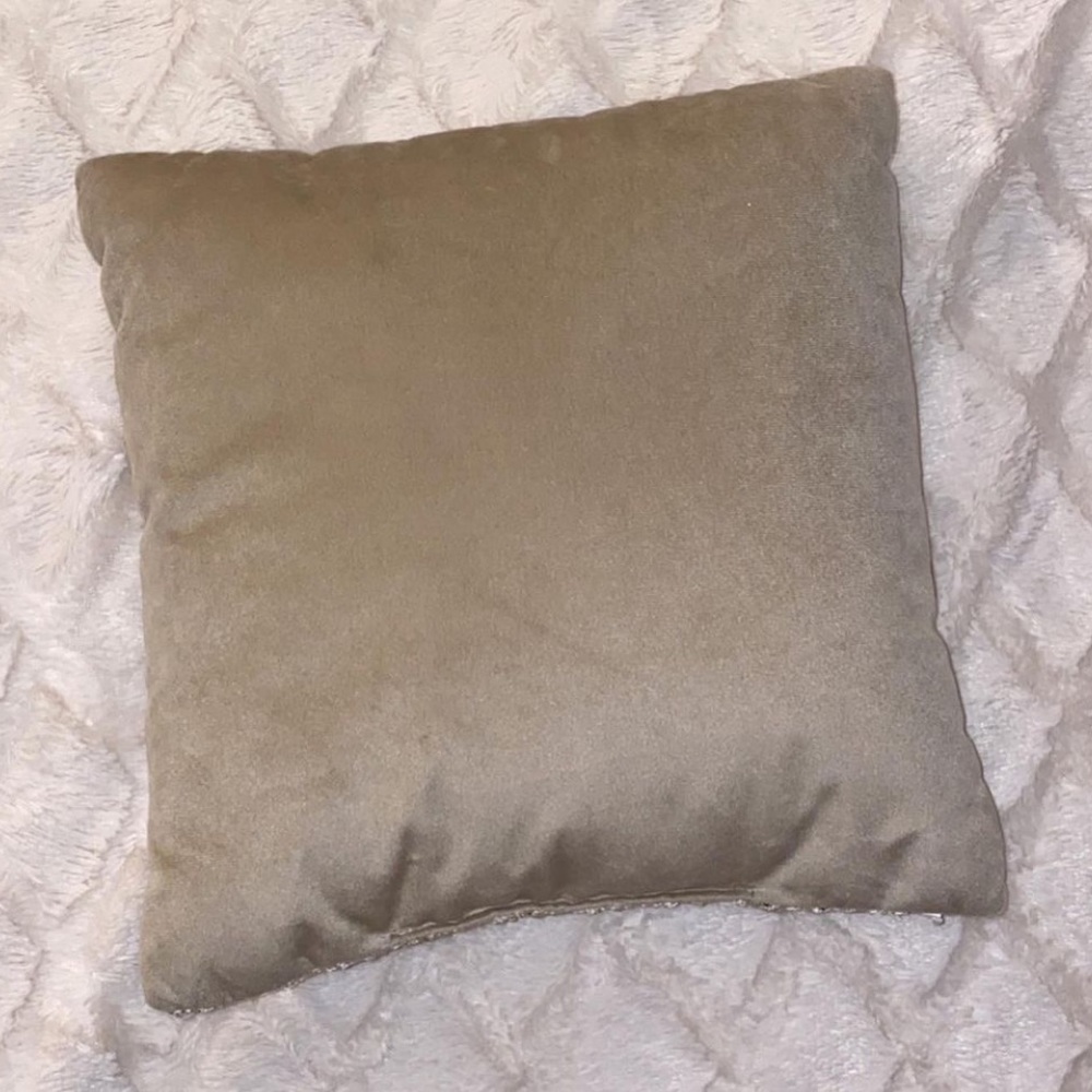 Mini decorative pillow - Picture 2 of 3